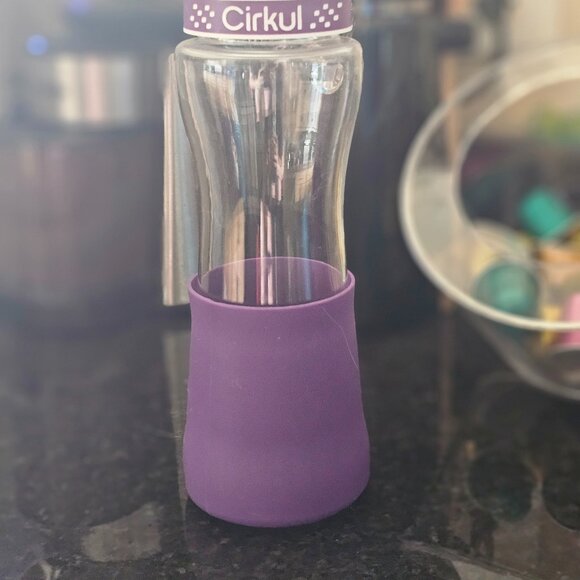 22oz. Plastic Bottle & Comfort Grip Lid with Shock Sleeve - Picture 2 of 2